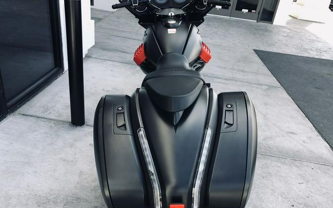 2017 Moto Guzzi MGX-21