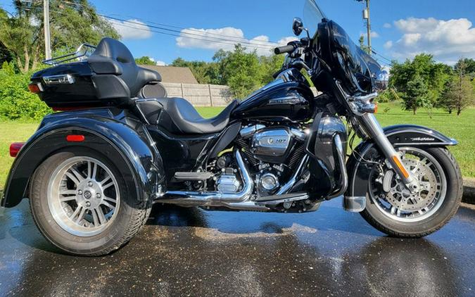 2017 Harley-Davidson FLHTCUTG - Tri Glide Ultra