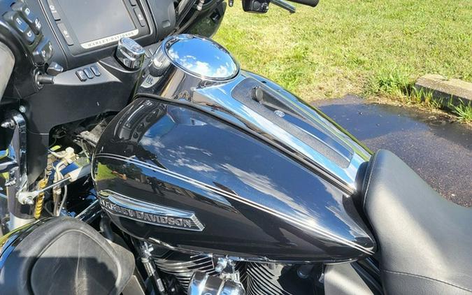 2017 Harley-Davidson FLHTCUTG - Tri Glide Ultra