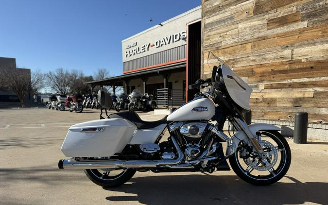 2024 Harley-Davidson® Street Glide® White Onyx Pearl - Black Finish