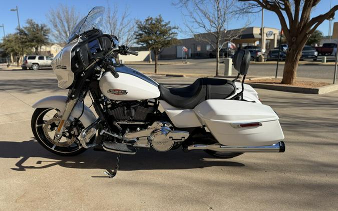 2024 Harley-Davidson® Street Glide® White Onyx Pearl - Black Finish