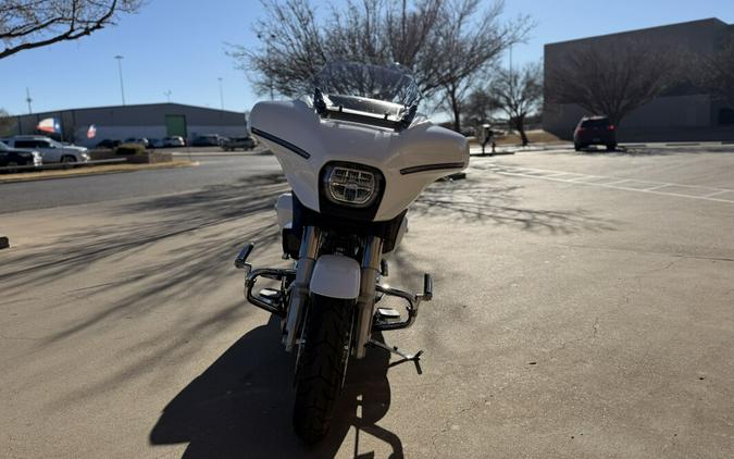 2024 Harley-Davidson® Street Glide® White Onyx Pearl - Black Finish