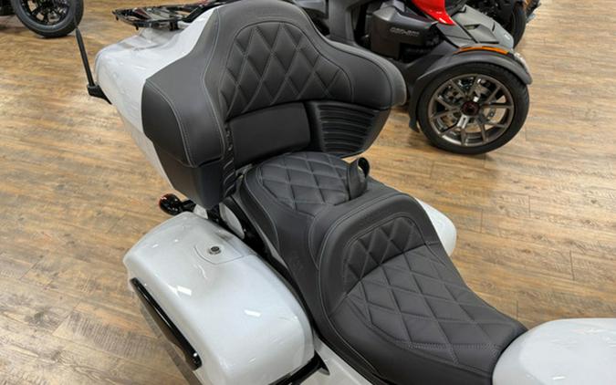 2026 Indian Pursuit Dark Horse 112 Ghost White Metallic With