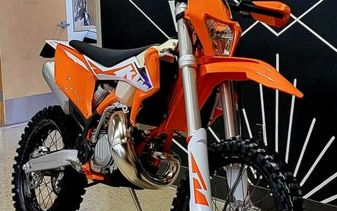 Beginner KTM 150 XC-W TPI motorcycles 