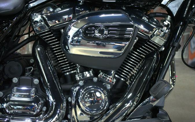 FLHR 2022 Road King®