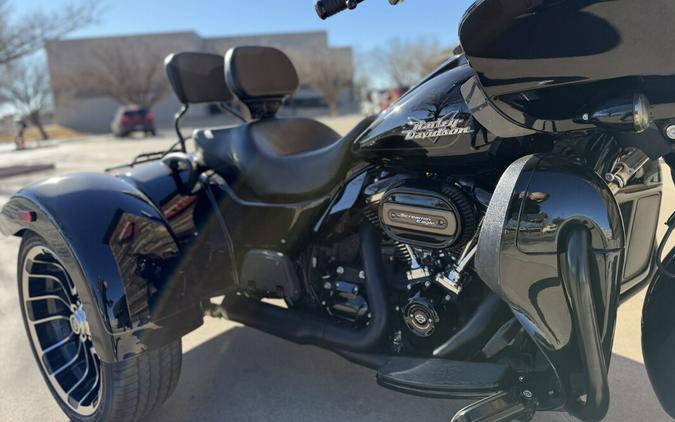 2023 Harley-Davidson® Road Glide® 3 Vivid Black - Black Finish