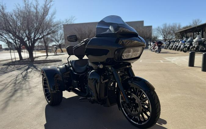 2023 Harley-Davidson® Road Glide® 3 Vivid Black - Black Finish