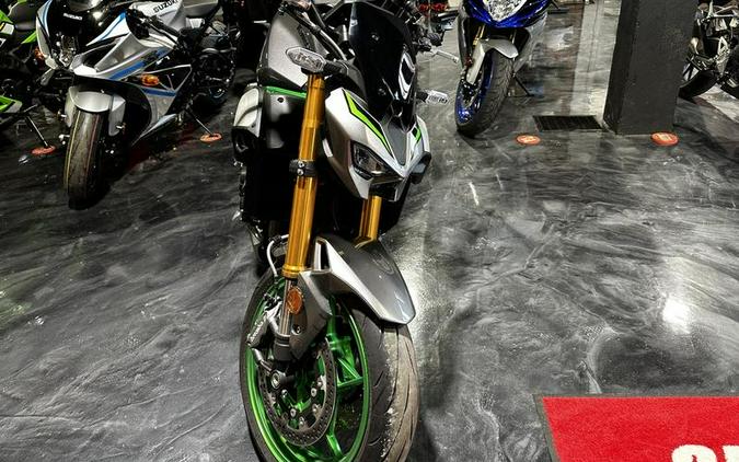 2025 Kawasaki Z900 SE ABS