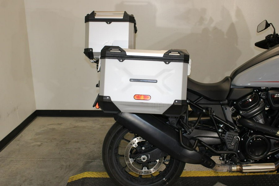 2025 Harley-Davidson® RA1250ST - Pan America® 1250 ST