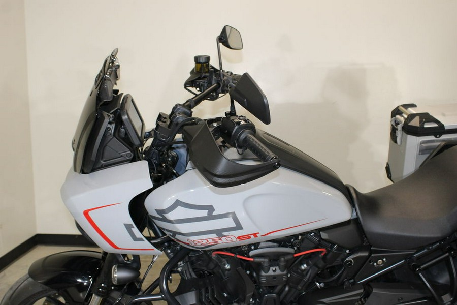 2025 Harley-Davidson® RA1250ST - Pan America® 1250 ST