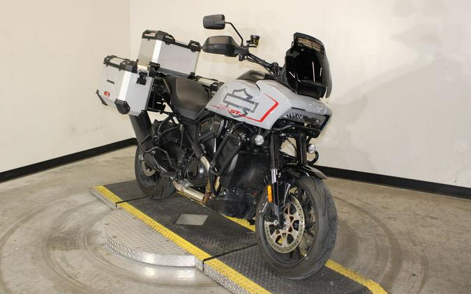 2025 Harley-Davidson® RA1250ST - Pan America® 1250 ST