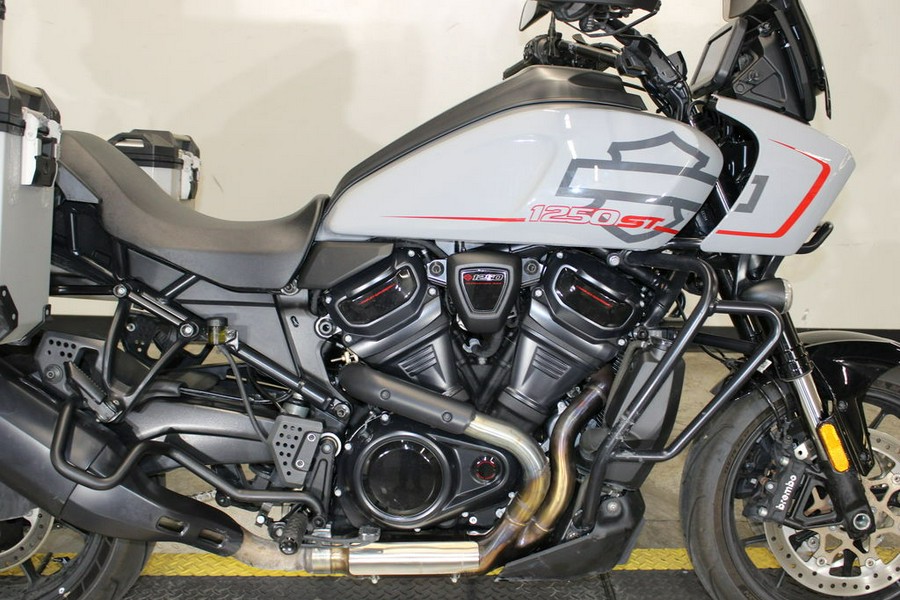 2025 Harley-Davidson® RA1250ST - Pan America® 1250 ST