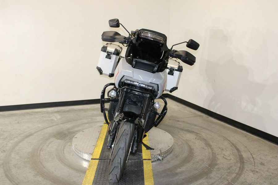 2025 Harley-Davidson® RA1250ST - Pan America® 1250 ST
