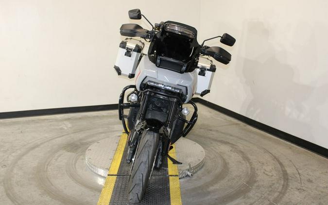 2025 Harley-Davidson® RA1250ST - Pan America® 1250 ST