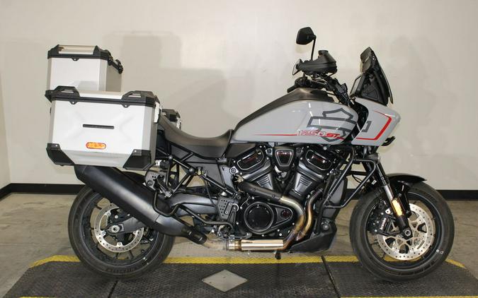 2025 Harley-Davidson® RA1250ST - Pan America® 1250 ST