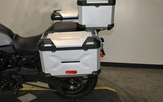 2025 Harley-Davidson® RA1250ST - Pan America® 1250 ST