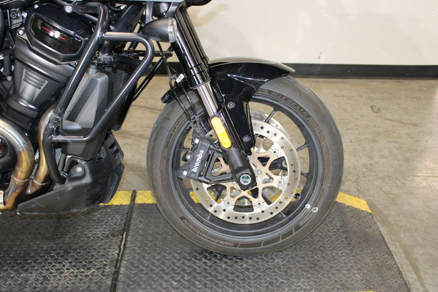 2025 Harley-Davidson® RA1250ST - Pan America® 1250 ST