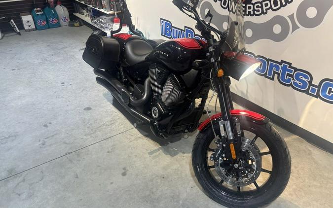 2016 Victory Motorcycles® Hammer® S Black w/Red Racing Stripes