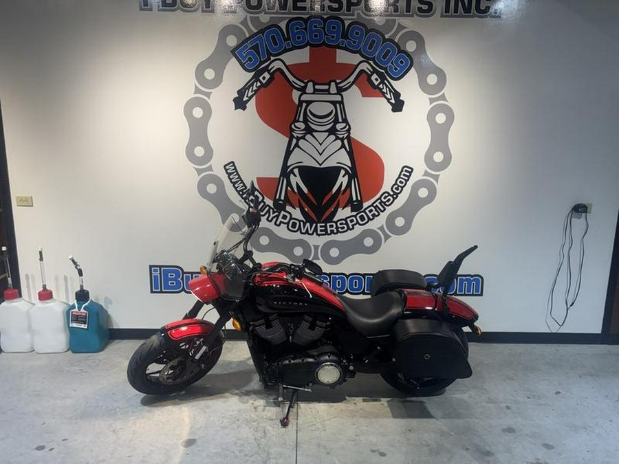 2016 Victory Motorcycles® Hammer® S Black w/Red Racing Stripes