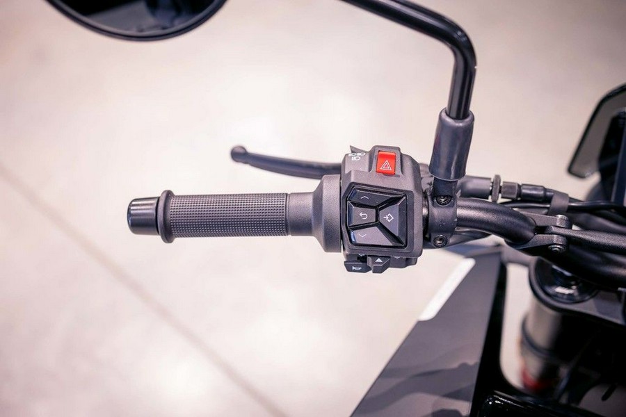 2025 Husqvarna® Svartpilen 801