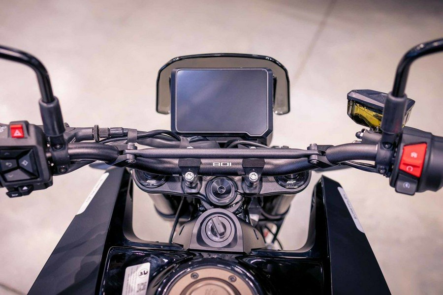 2025 Husqvarna® Svartpilen 801