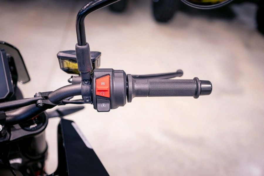 2025 Husqvarna® Svartpilen 801