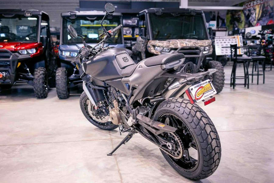 2025 Husqvarna® Svartpilen 801