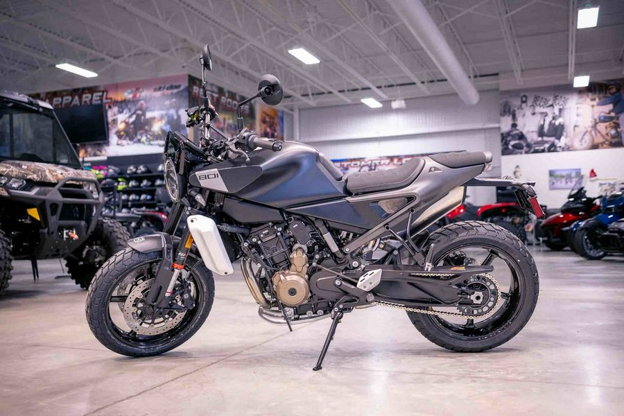 2025 Husqvarna® Svartpilen 801