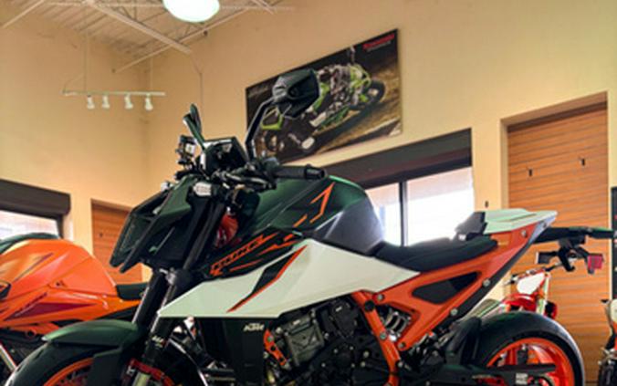 2026 KTM Duke 990 R