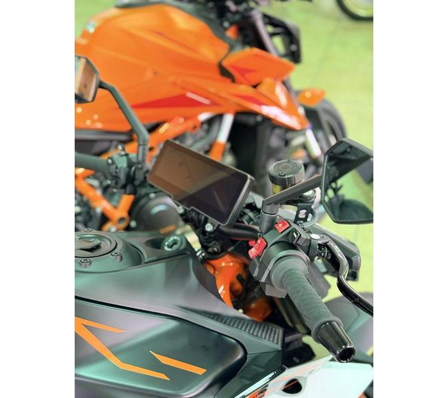 2026 KTM 990 Duke R