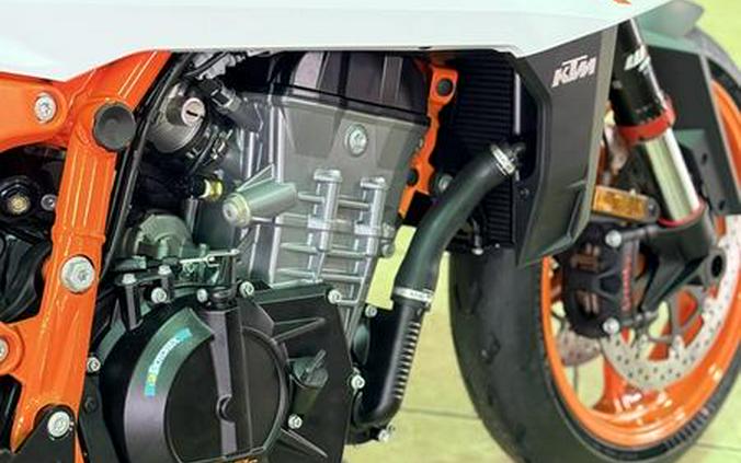 2026 KTM 990 Duke R