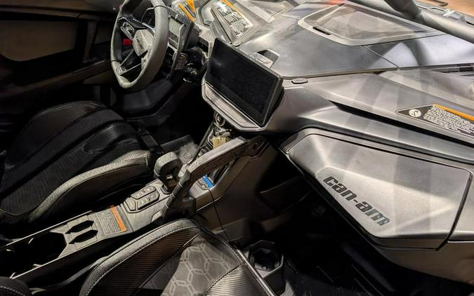 2027 Can-Am® Maverick R MAX X rc