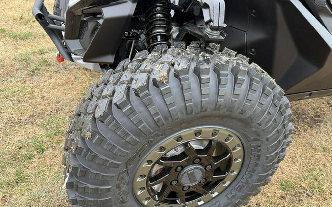 2027 Can-Am Maverick R X Rc