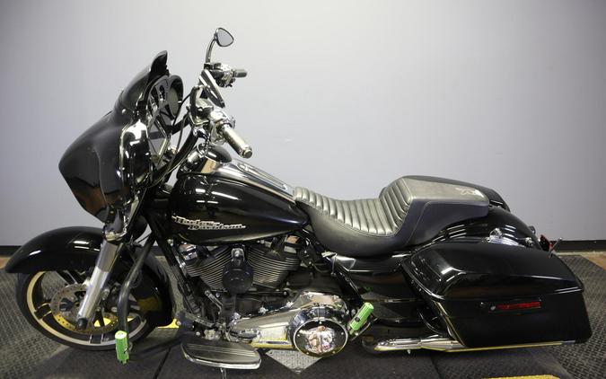 2017 Harley-Davidson Street Glide Special Vivid Black
