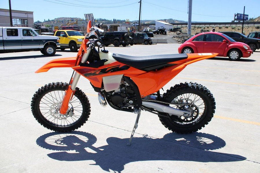 2025 KTM 300 XC