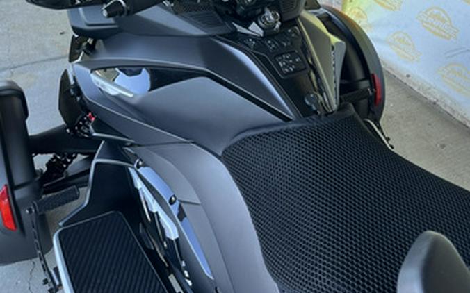 2023 Can-Am Spyder RT