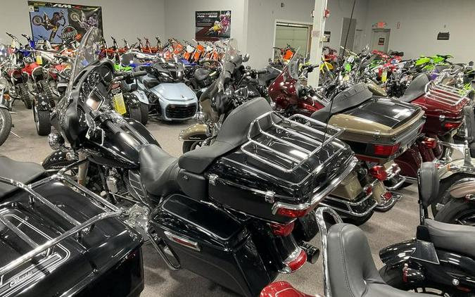 2015 Harley-Davidson® FLHTCU - Electra Glide® Ultra Classic®