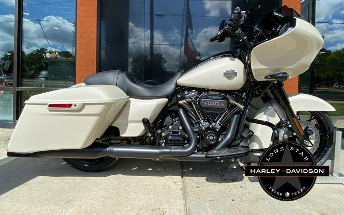 2022 Harley-Davidson Road Glide ST Review [12 Fast Facts]