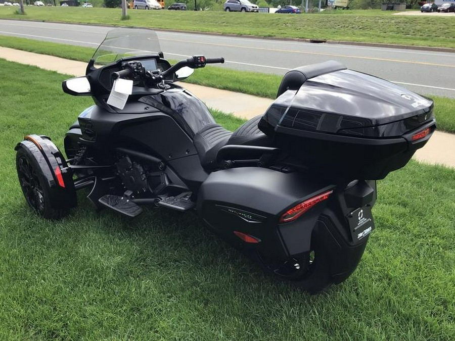 2024 Can-Am® Spyder F3 Limited Dark Wheels