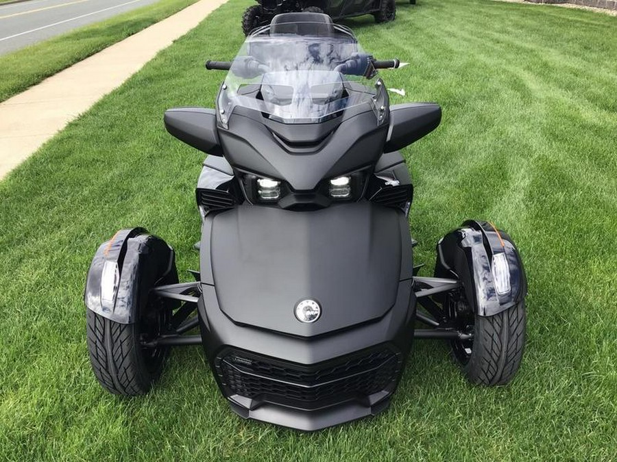 2024 Can-Am® Spyder F3 Limited Dark Wheels