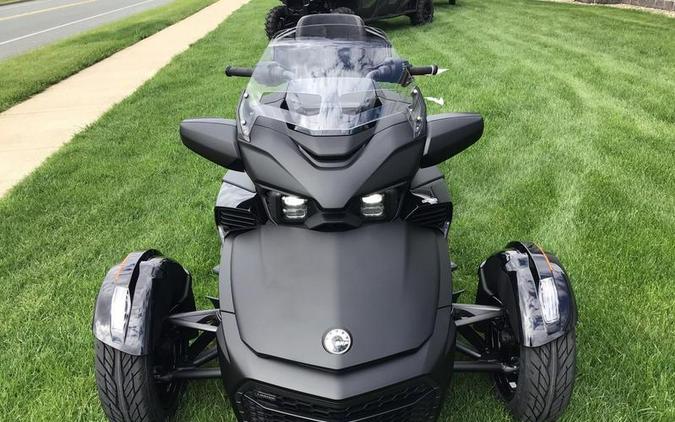 2024 Can-Am® Spyder F3 Limited Dark Wheels