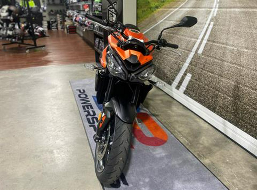 2025 Triumph Street Triple 765 R