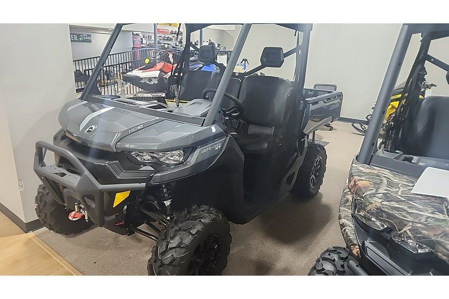 2024 Can-Am Defender XT HD10
