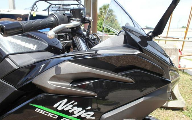 2024 Kawasaki Ninja 500 KRT Edition