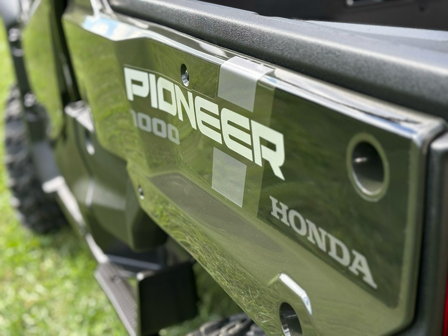 2025 Honda Pioneer 1000 Deluxe