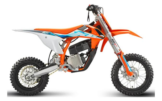 2023 KTM SX-E 3 First Look [Just In Time For Christmas]