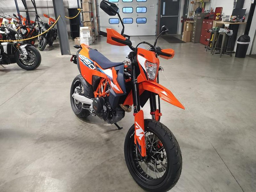 2024 KTM 690 SMC R