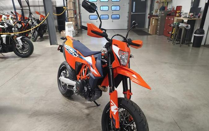 2024 KTM 690 SMC R