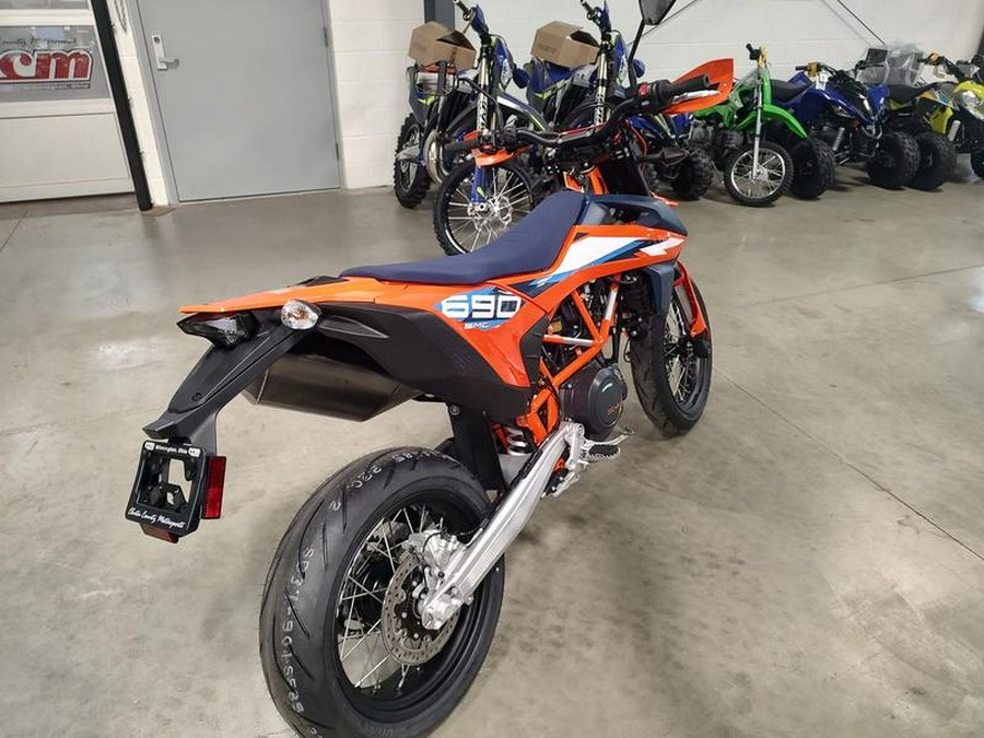 2024 KTM 690 SMC R