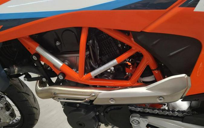 2024 KTM 690 SMC R